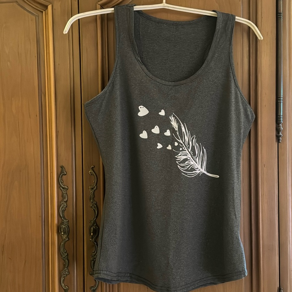 Soft tank, with feather and hearts print. New